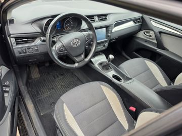 Toyota Avensis - 9