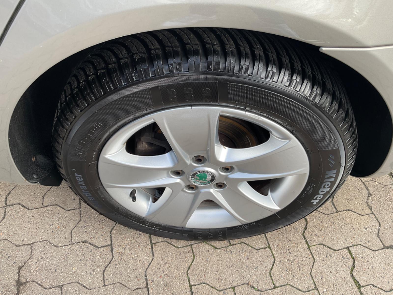Skoda Octavia 2009 — photo 8