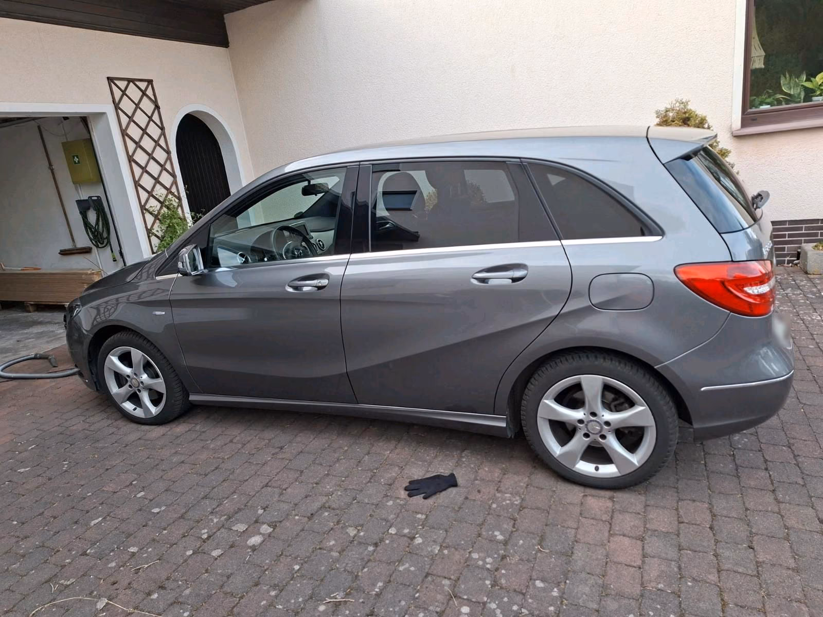 Mercedes-Benz B 200