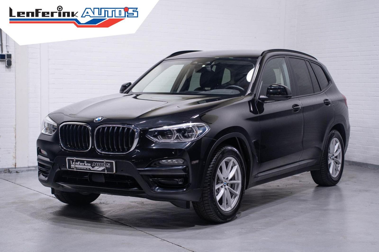 BMW X3 sDrive18d High Executive kamera 360 Sportsitz