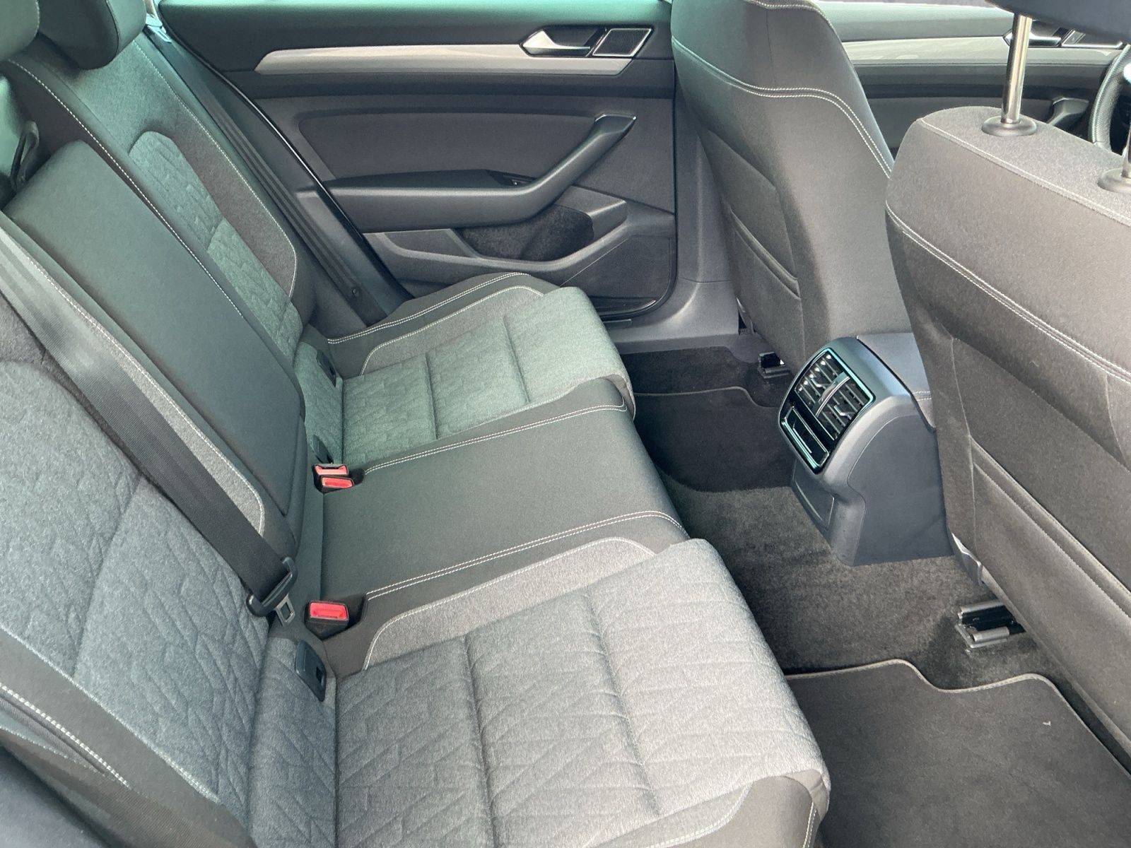 Volkswagen Passat Variant - Bild 16