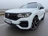 Volkswagen Touareg 3.0 TSI*R LINE*BlackS*PAN*MATRI*LUFT*VOL - Volkswagen Touareg R mit Benzin-Antrieb