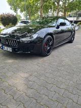 Maserati Ghibli 3.0 V6 Diesel 275HP -Businesspaket - Maserati Ghibli von privat