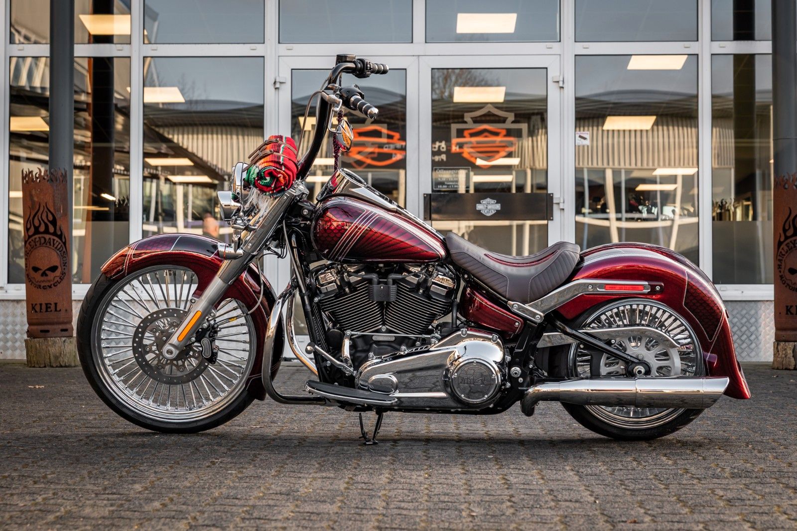 Fahrzeugabbildung Harley-Davidson FAT BOY FLFBS 114 MY24 - Chicano Umbau- Custom