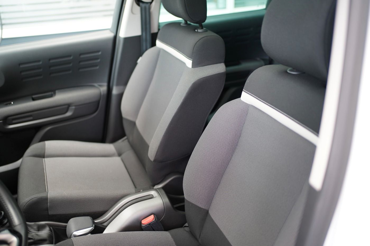 Fahrzeugabbildung Citroën C3 Aircross PureTech 110 Shine Schiebedach Navi