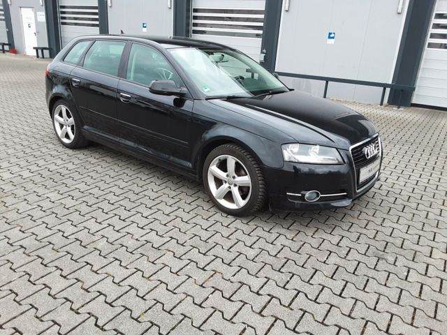 Audi A3 Sportback 1.6 TDI Ambition NAVI KLIMA ALU.