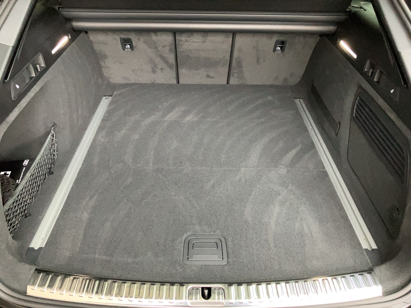 Fahrzeugabbildung Audi S6 Avant TDI Q MATRIX ACC AHK LUFT 21" PANO STH