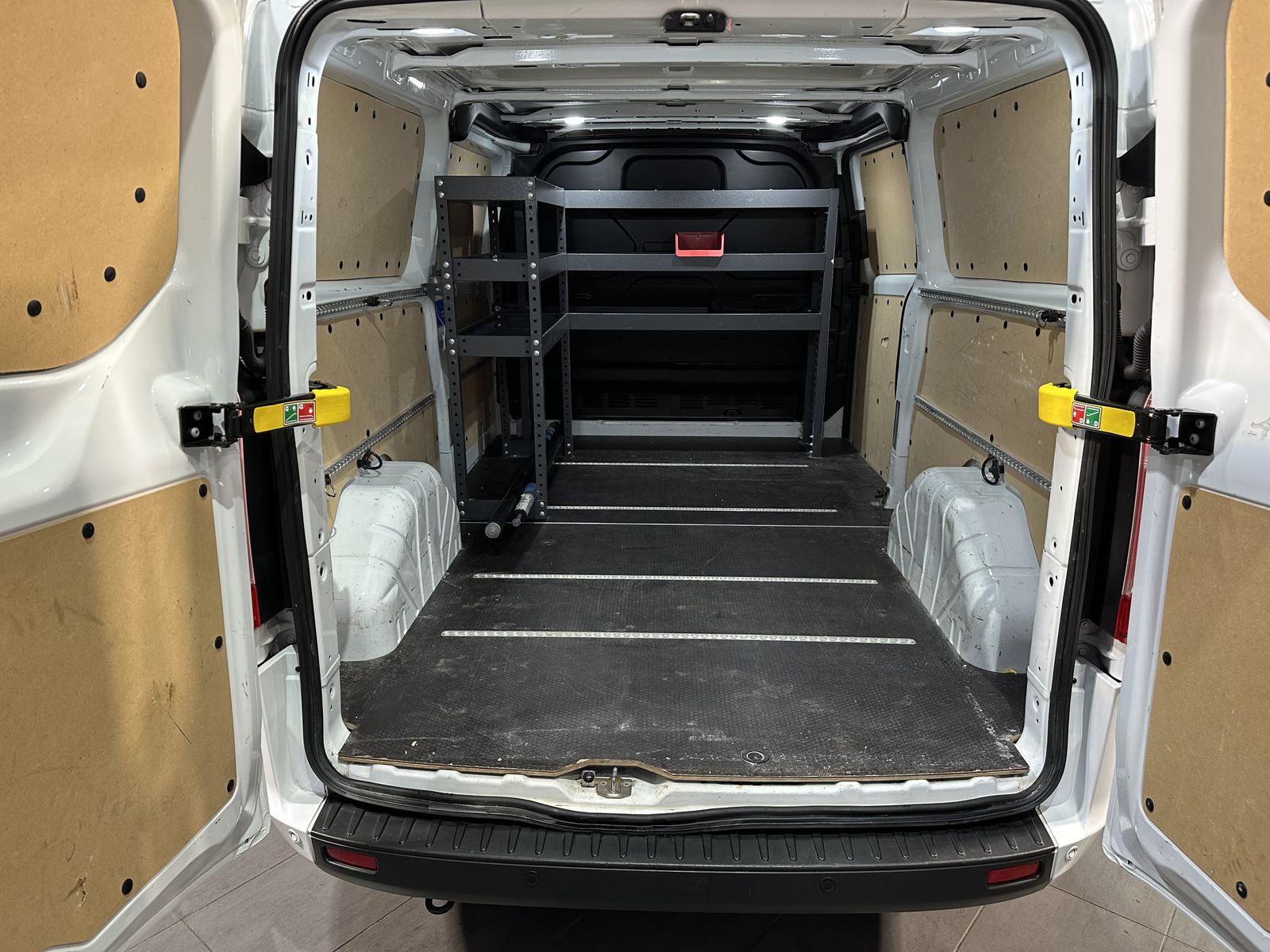 Fahrzeugabbildung Ford Transit Custom 300 L2H1 NAV+SHZ+KAMERA+SORTIMO