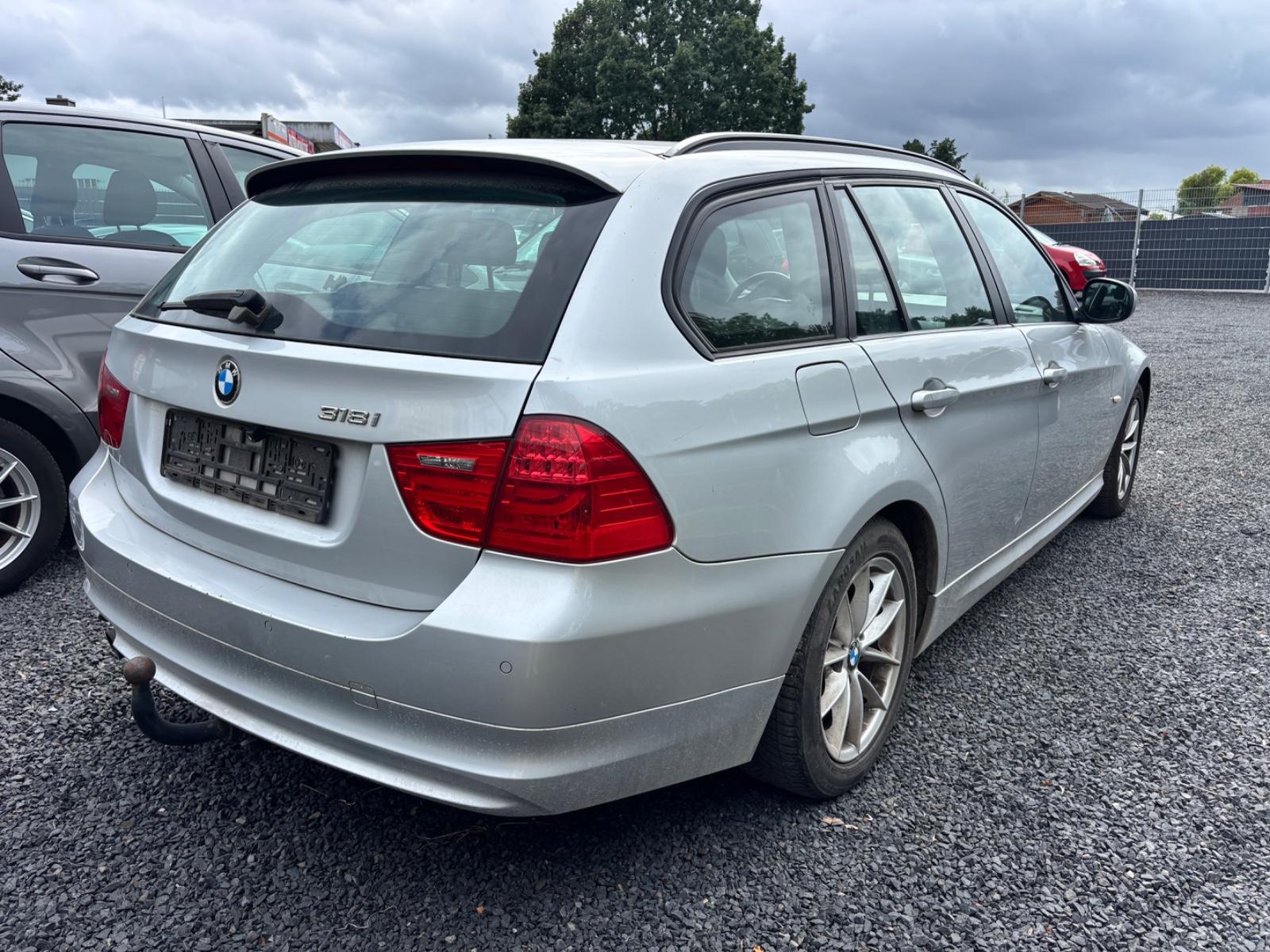 BMW 318 2012 — engine 1.995 cm³, 143 HP (105kW)