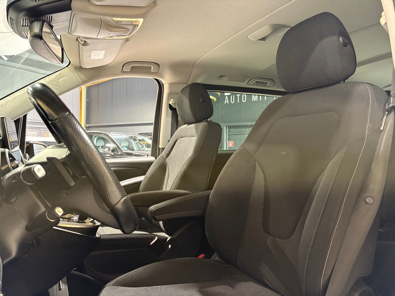 Fahrzeugabbildung Mercedes-Benz V 220d EDITION lang /8-SITZ/BURMESTER/KAMERA/