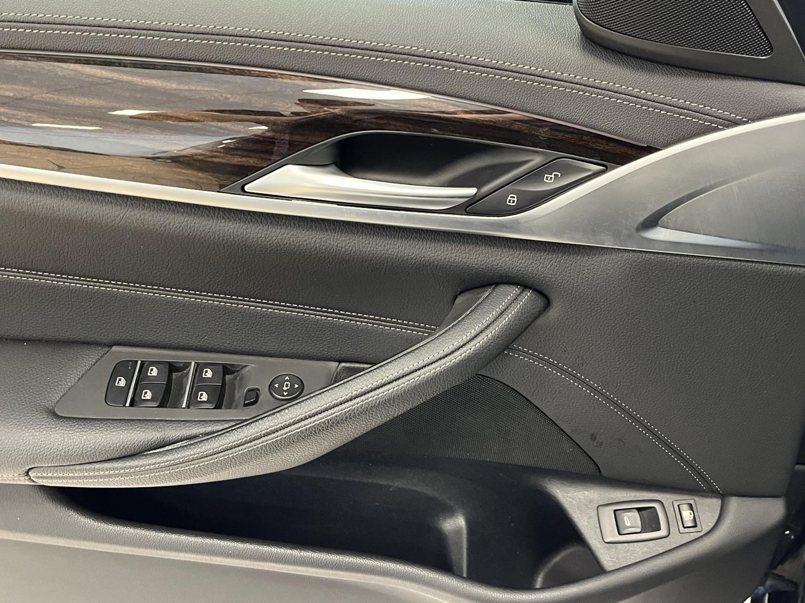 BMW 530 e xDrive Luxury-Line Navi*Leder*LED*CarPlay