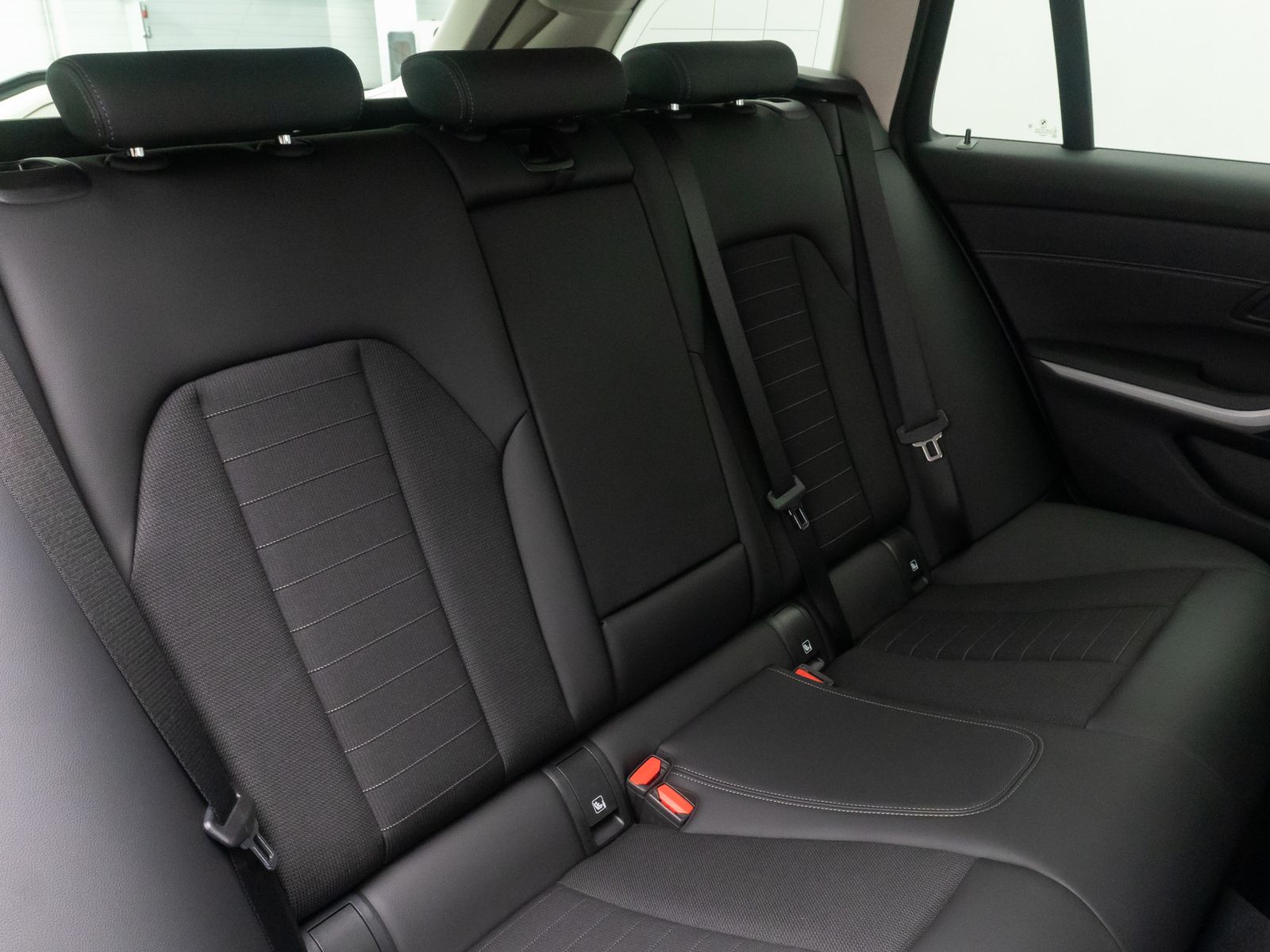 Fahrzeugabbildung BMW 318d DAB CockPitPro Fernlichtassist PDC Sport
