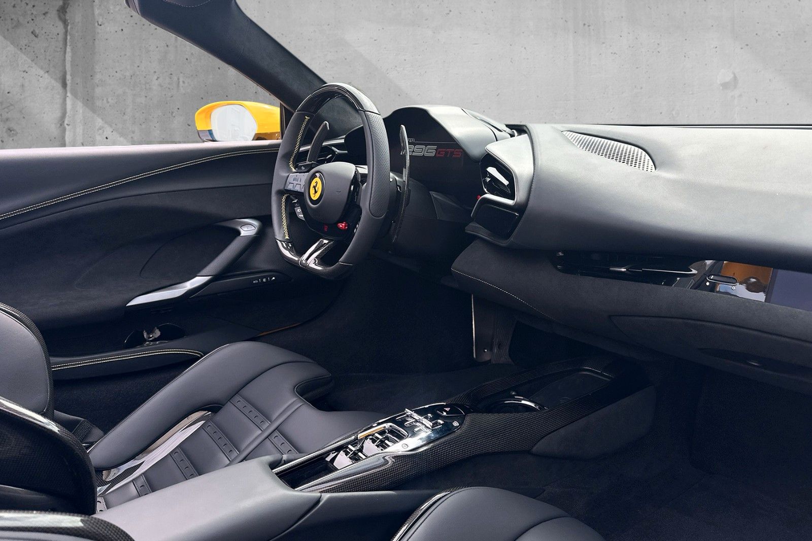 Fahrzeugabbildung Ferrari 296 GTS*Lift*Daytona Racing*Carbon