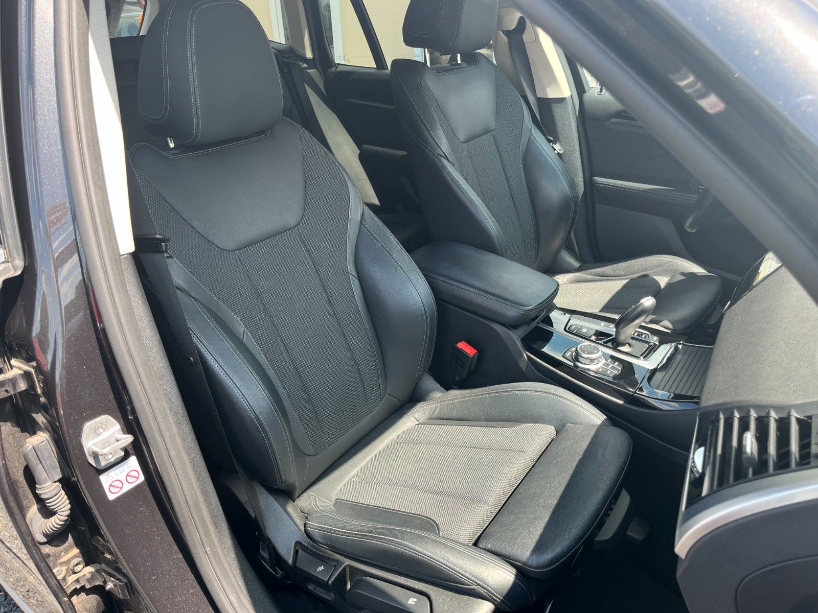 Fahrzeugabbildung BMW X3 xDrive20d xLine Navi LED SPORTSITZE Leder 19"