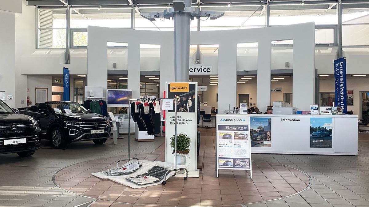 showroom-image-top