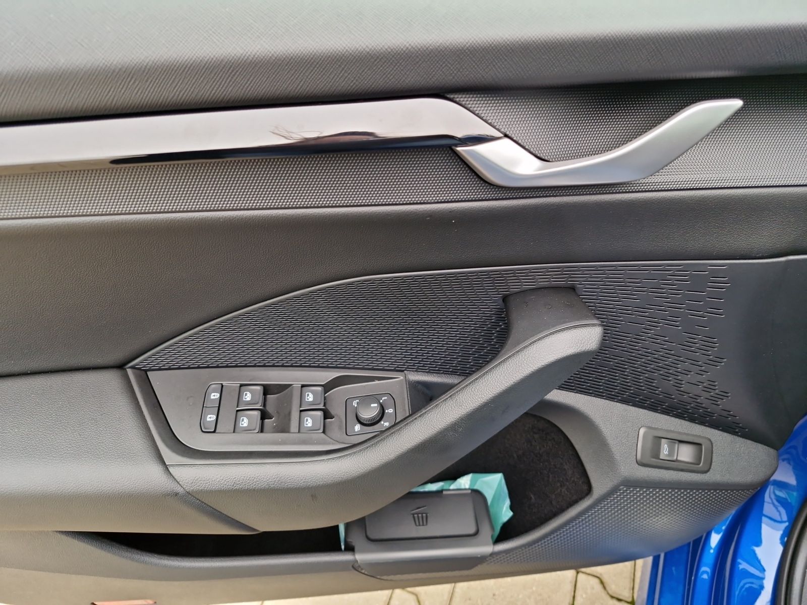 Fahrzeugabbildung SKODA Octavia Combi Sportline 1.5 TSI Matrix LED HUD R