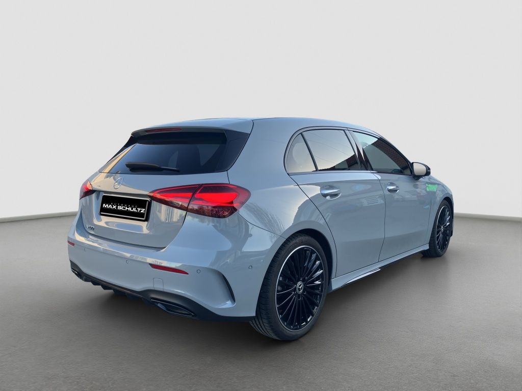 Fahrzeugabbildung Mercedes-Benz A 200 AMG*NIGHT*DISTR*19ZOLL*KAM*MULTIB*NAVI