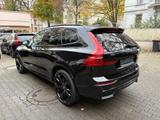 Volvo XC60 B5 AWD Plus Black Edition He-Up PANO 360 AC - Volvo XC60 aus 2025