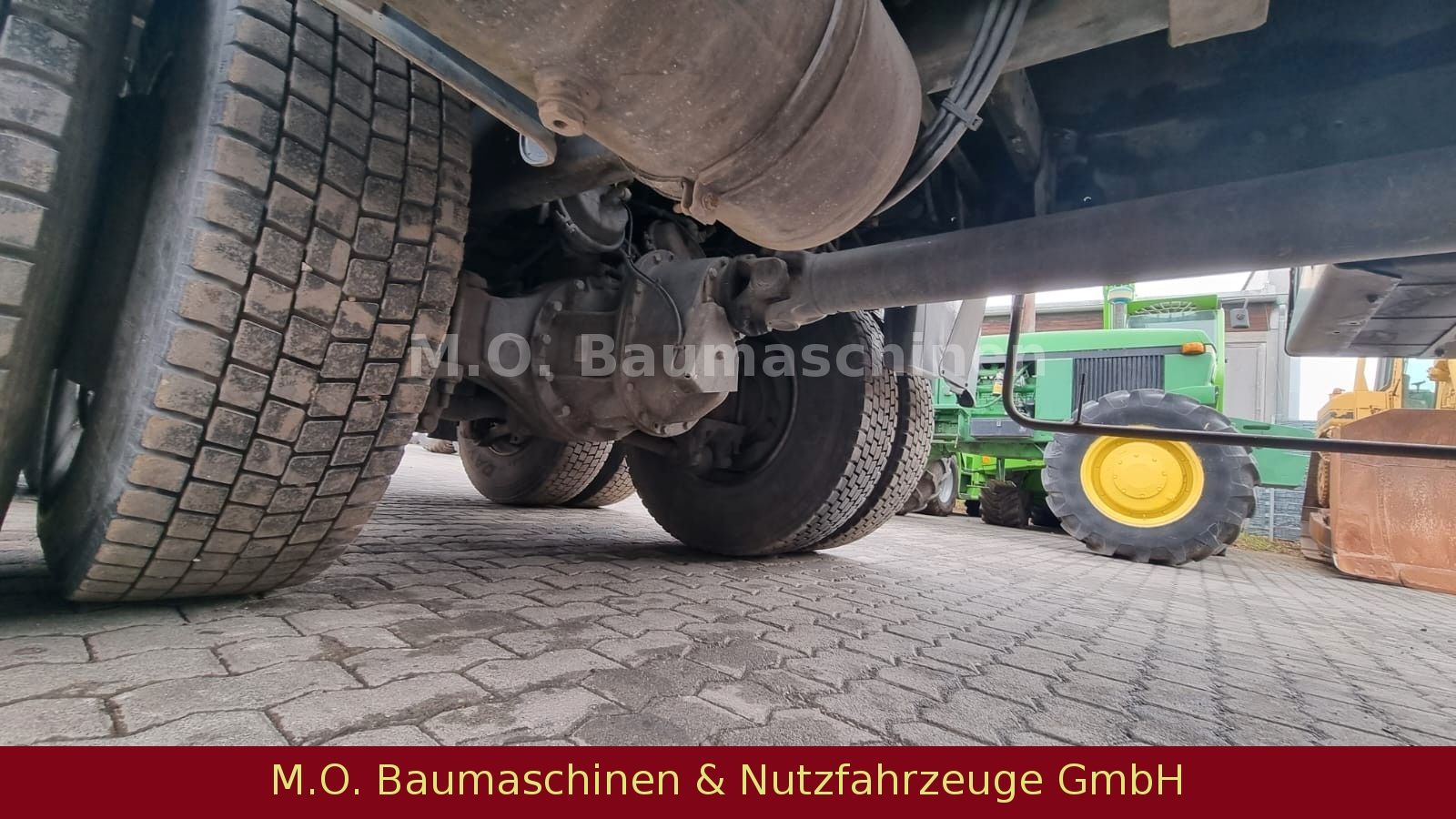 Fahrzeugabbildung Renault Renault Kerax 370 dci / Kran Fassi T 130 /