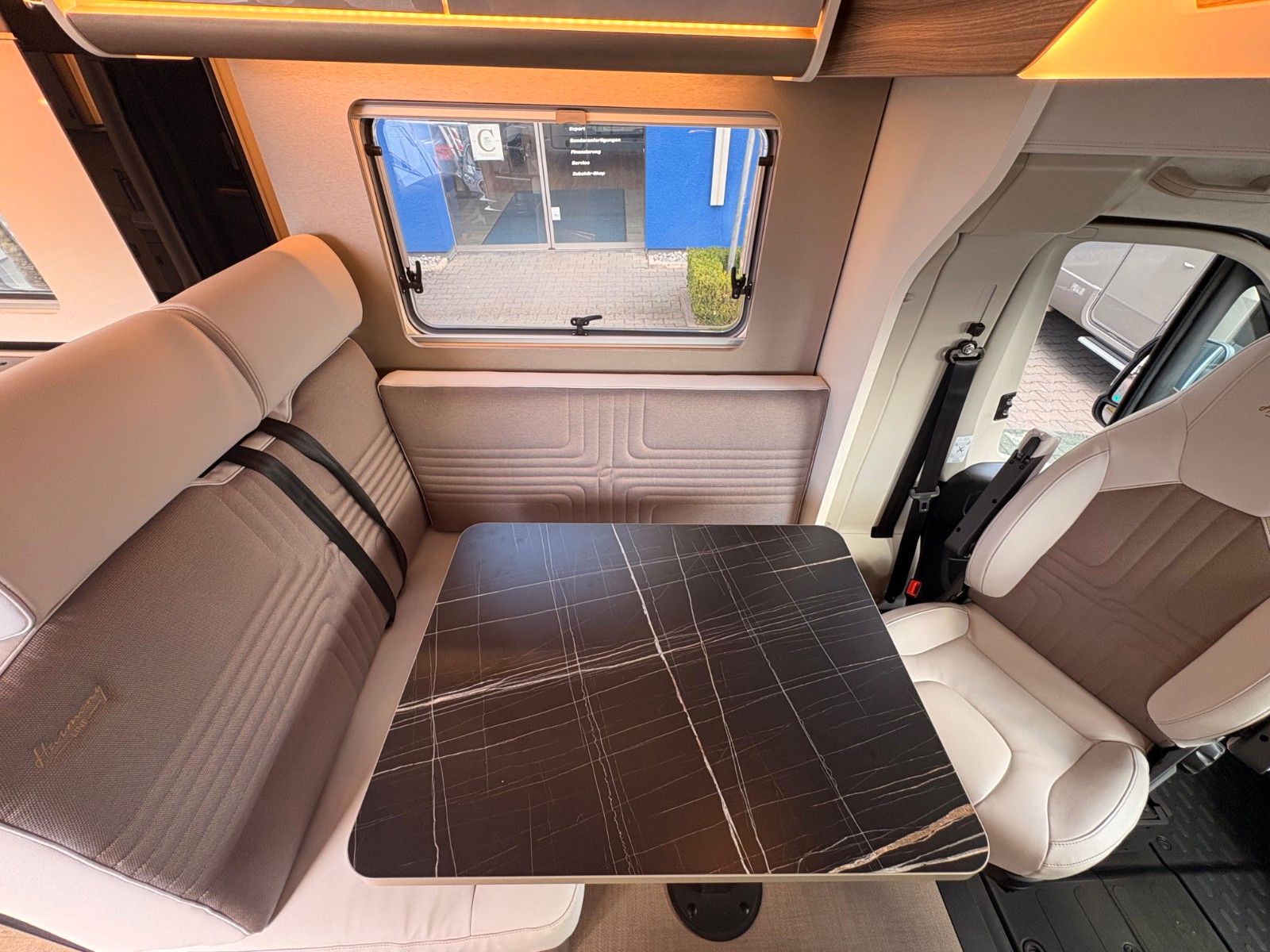 Fahrzeugabbildung Bürstner Lyseo Gallery 689 Harmony SIE SPAREN 39.034 €!