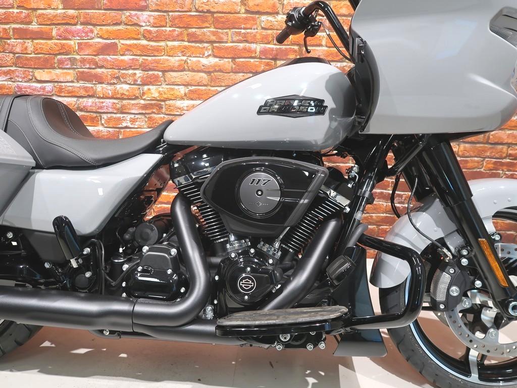Harley-Davidson FLTRX  117 Road Glide  Billiard Gray schwarz