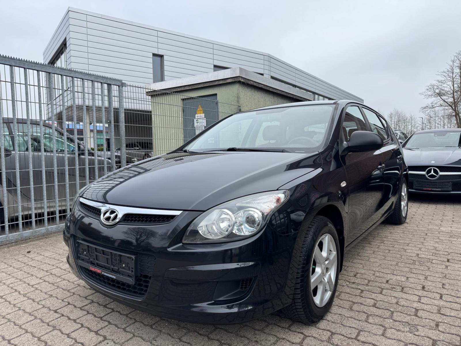 Hyundai i30 blue 1.4 KLIMA EINPARKSENSOREN