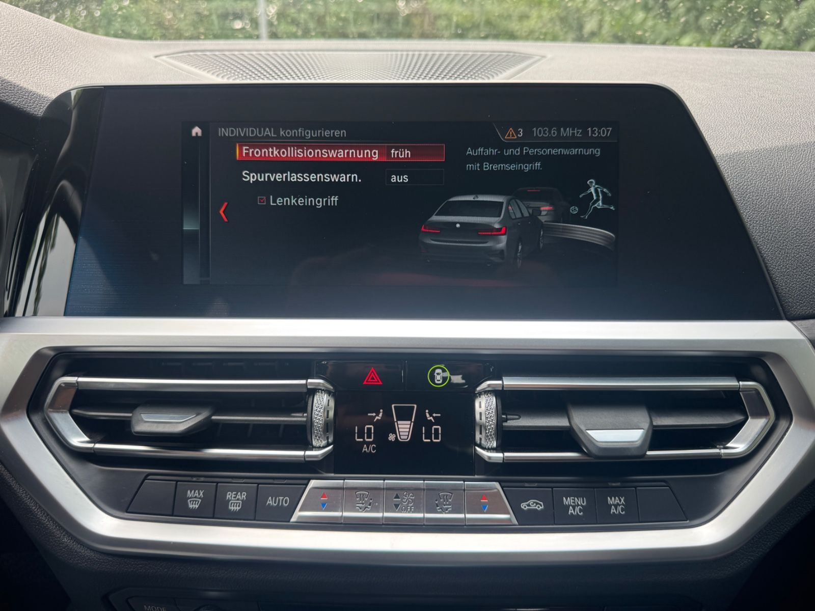 Fahrzeugabbildung BMW 318 3 Limousine 318 d Advantage LED+Navi+Keyless
