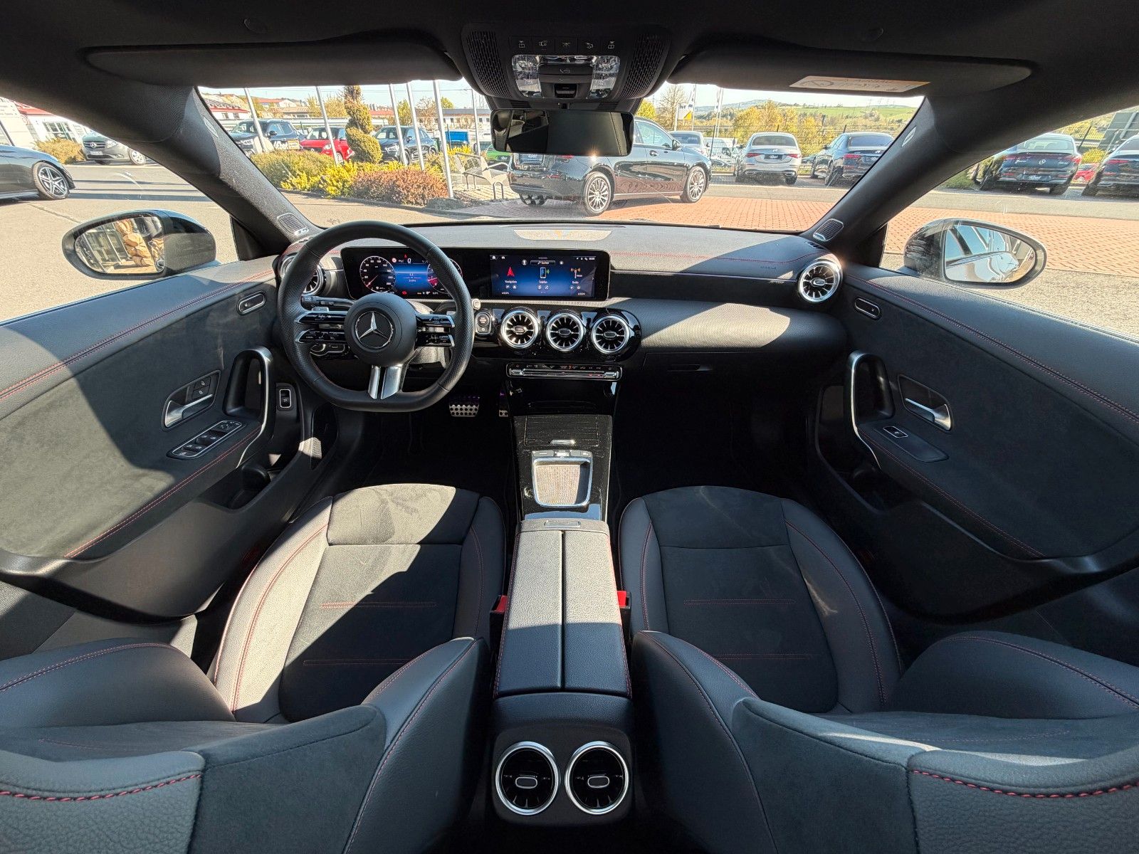 Fahrzeugabbildung Mercedes-Benz CLA 180 SB AMG+Pano+Burm+Distr+360+Night