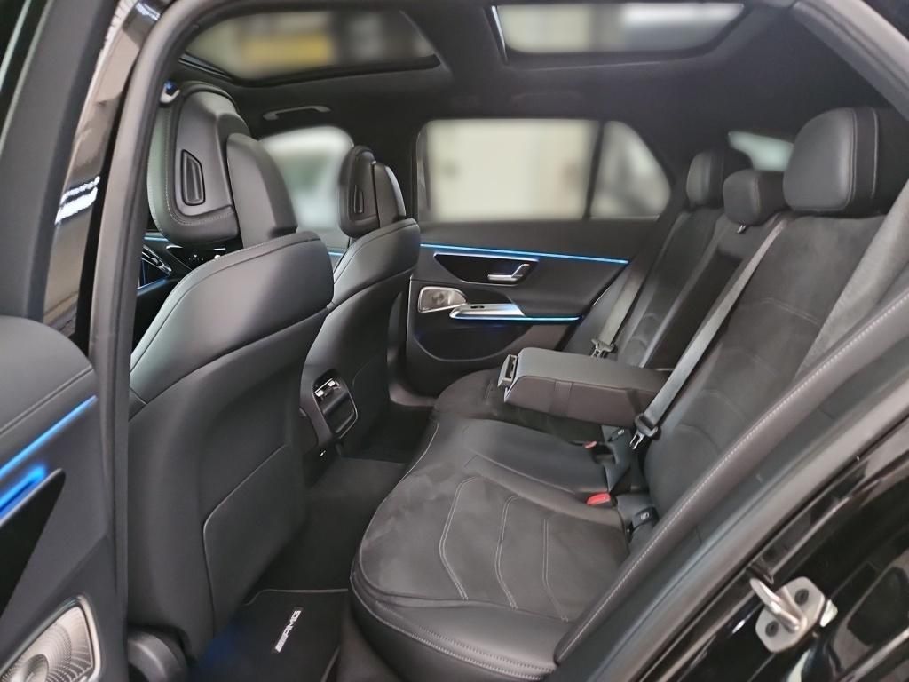 Fahrzeugabbildung Mercedes-Benz E 220 d T AMG AHK Pano Superscreen Burm.4D 360°