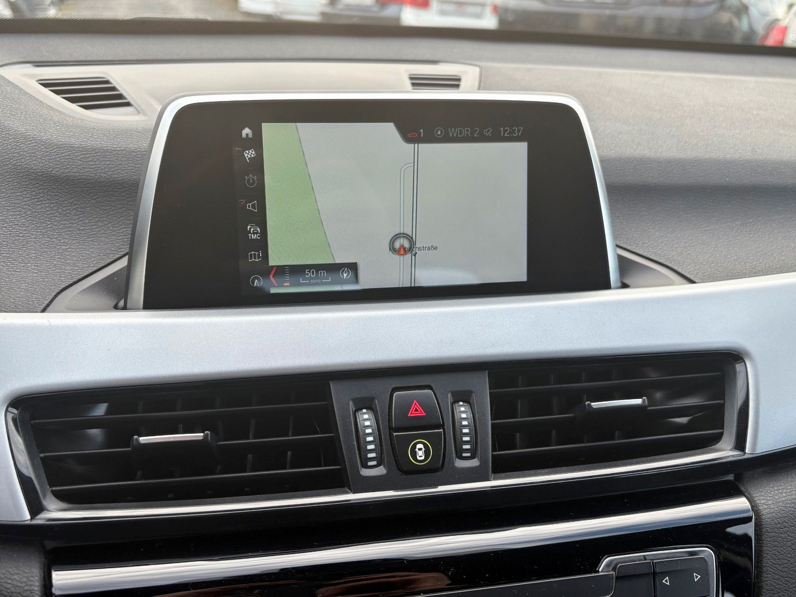 Fahrzeugabbildung BMW X1 sDrive18i Aut. Navi LED Tempomat SCHECKHEFT