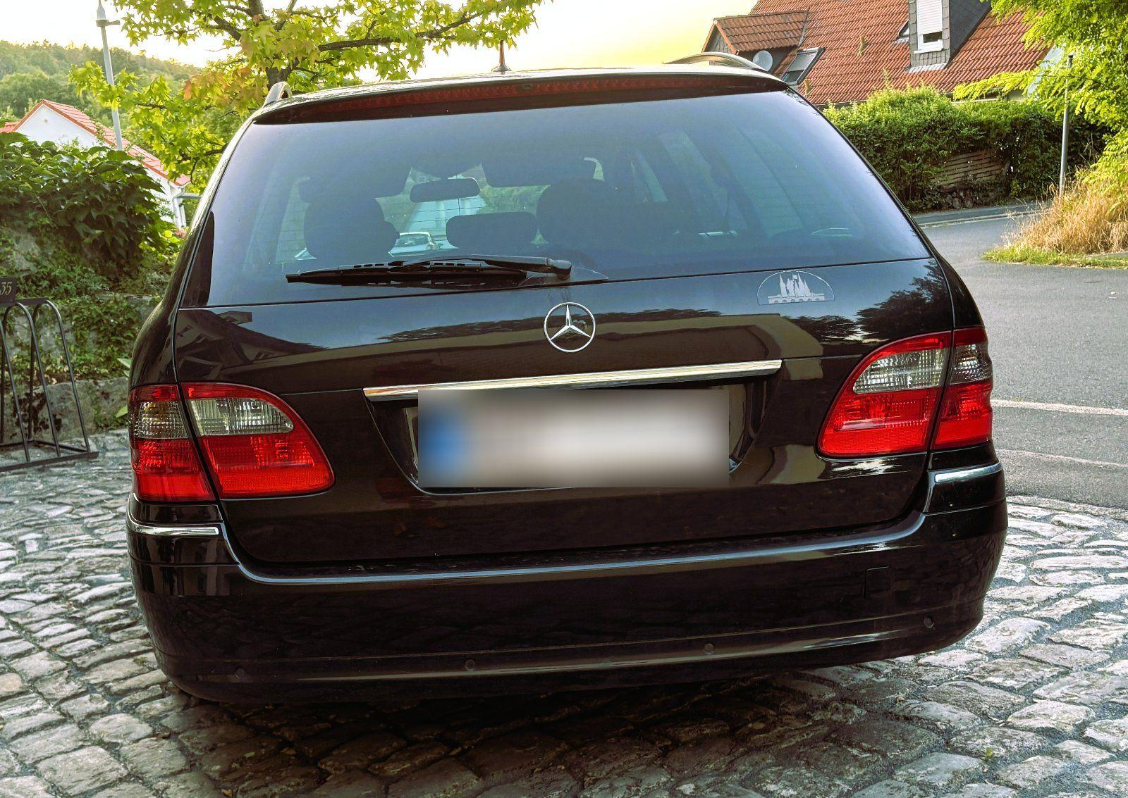 Mercedes-Benz E220 2006 — interior