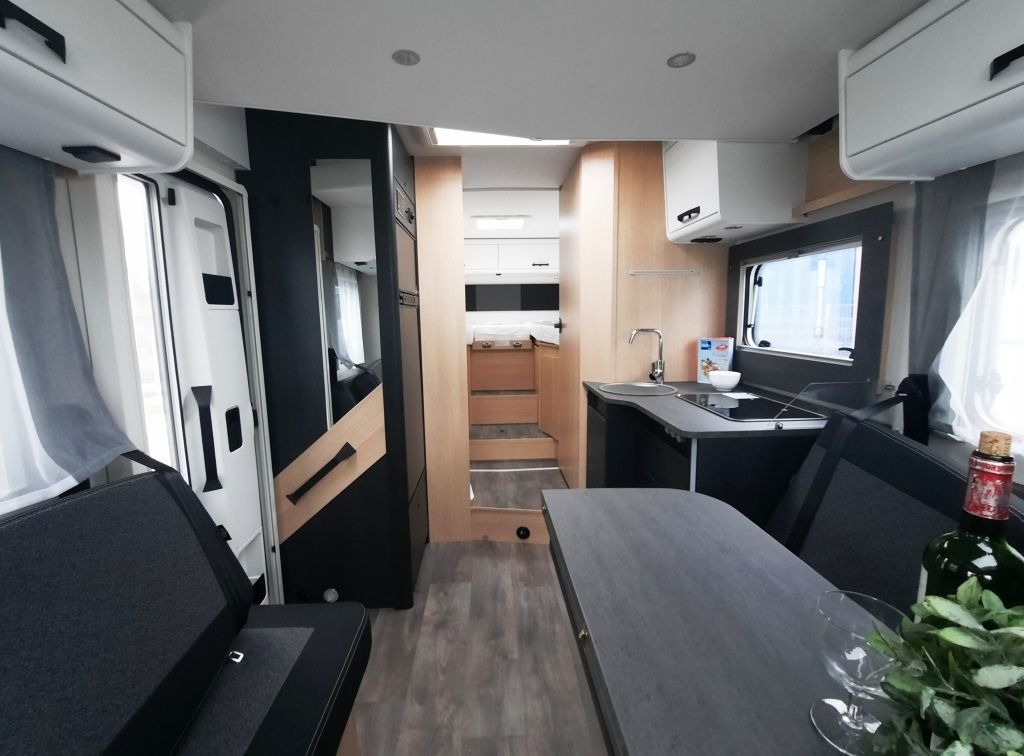 Fahrzeugabbildung Sunlight T 68C Verfüg./Sparen Sie 3.004,- €