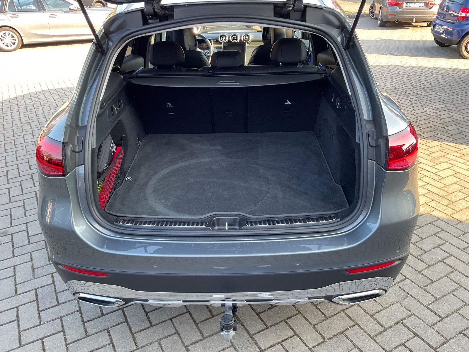 Fahrzeugabbildung Mercedes-Benz GLC 220 d 4M,AHK,Kamera,Leder,CarPlay