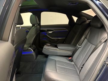 Audi A8 - 10