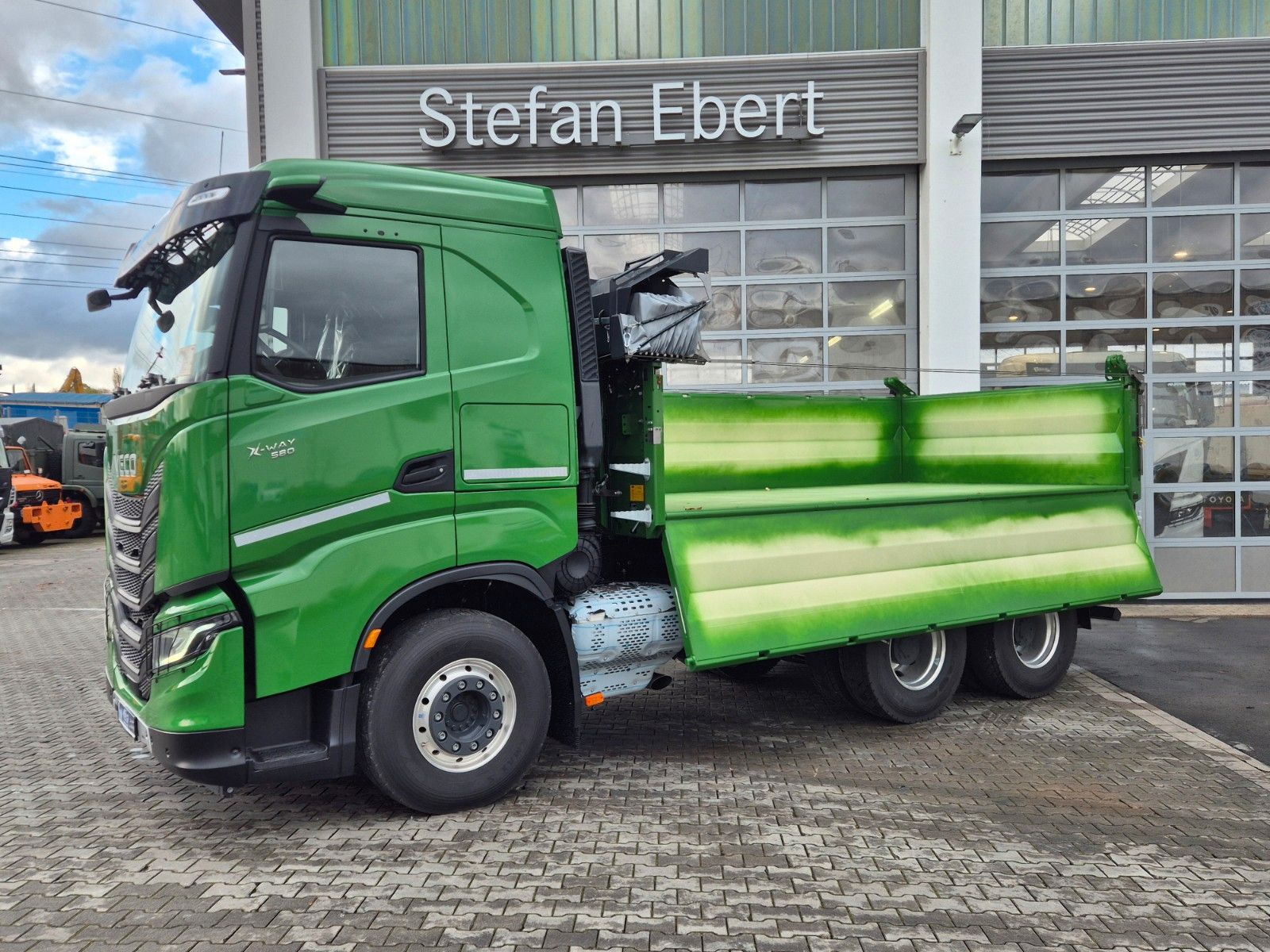 Fahrzeugabbildung Iveco AS300X58Z HR ON+ Meiller Bordmatic AHK Intarder