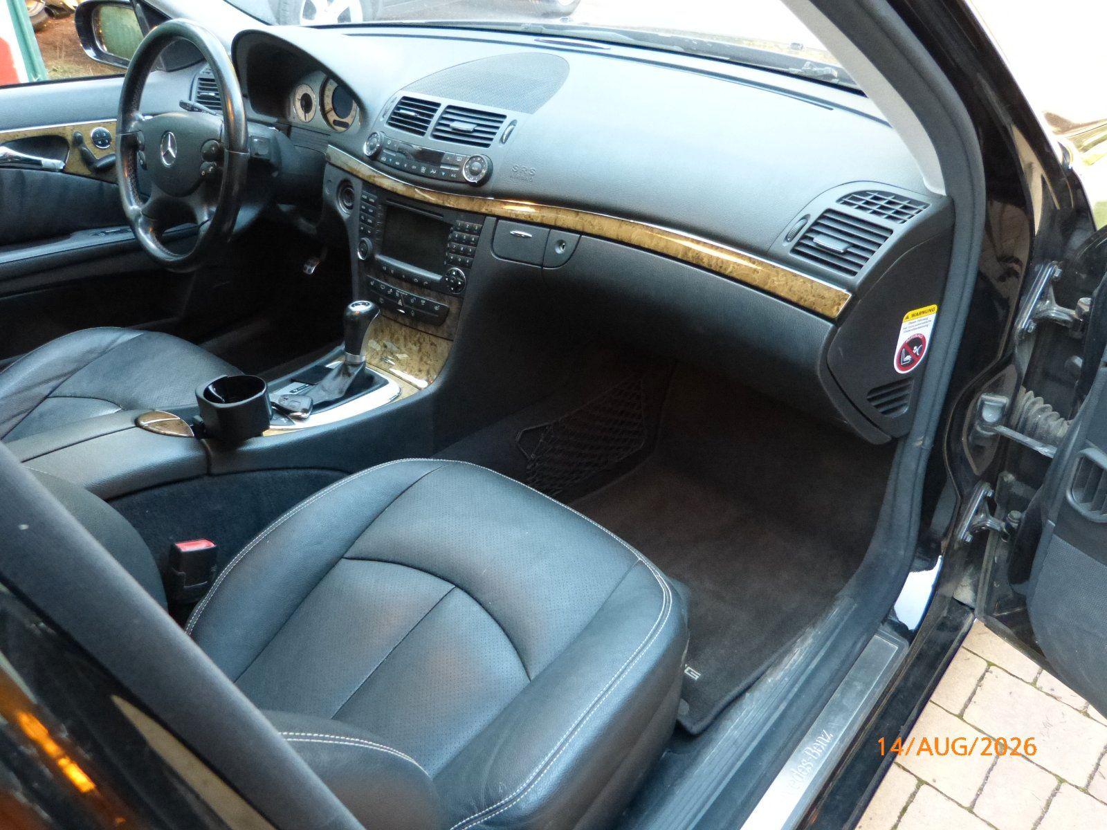 Mercedes-Benz E320 2005 — photo 6
