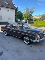 Mercedes-Benz S 280 - Mercedes-Benz S 280 mit Benzin-Antrieb