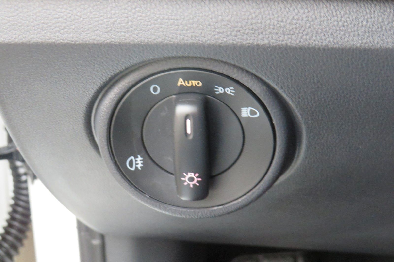 Fahrzeugabbildung Volkswagen up! KLIMA TELVOR MAPS&MORE TELVOR. 1.HD