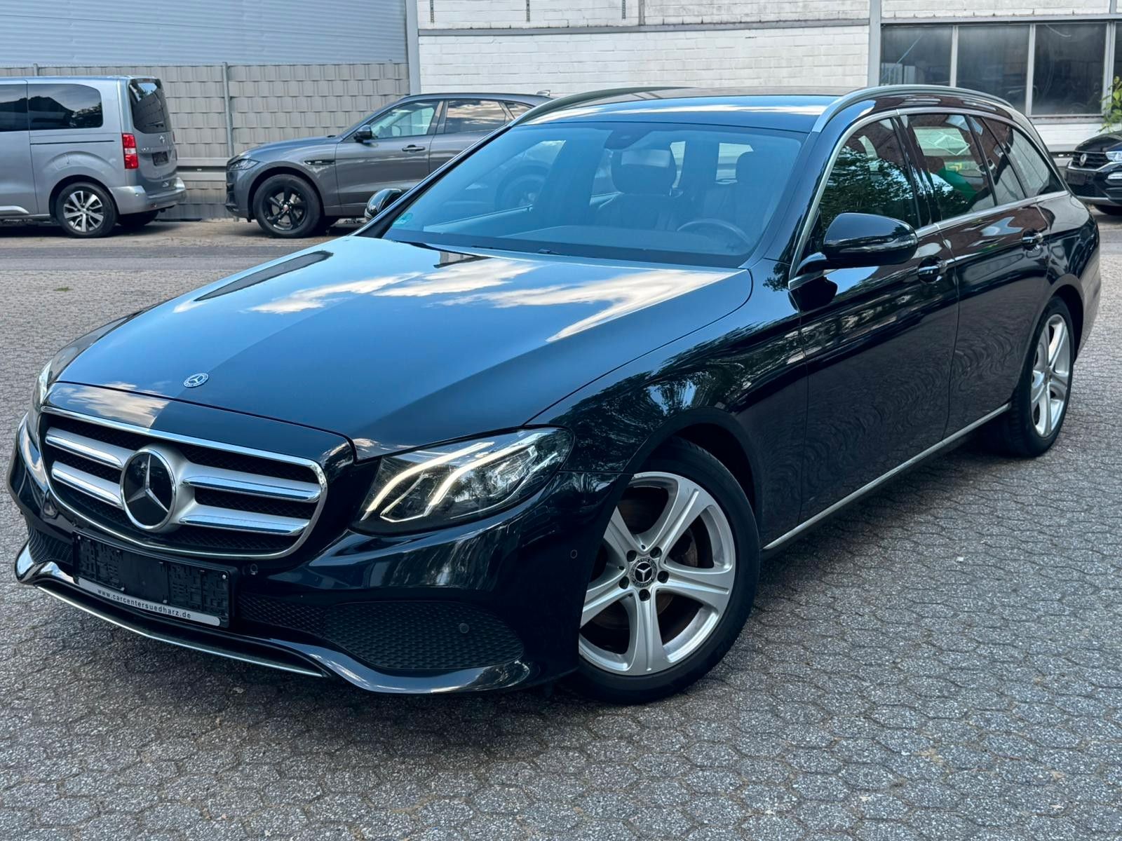 MERCEDES-BENZ E 220 d 9G-Tronic T-Modell Avantgarde/AHK