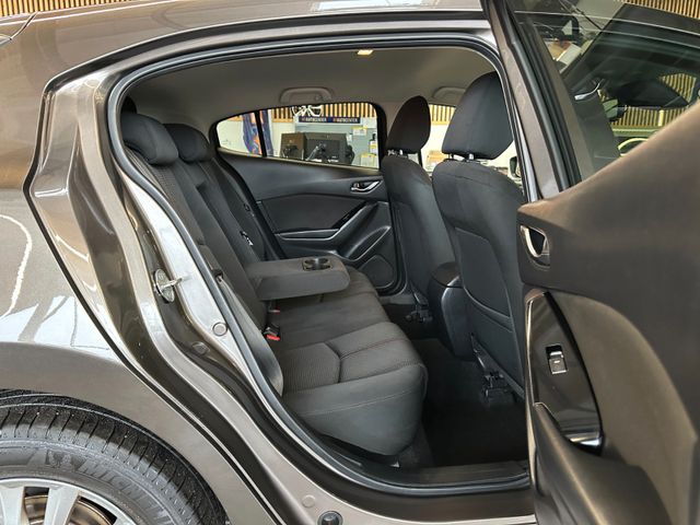 MYAUTOCENTER – Gebraucht- und Jahreswagen mit Werkstattservice in Pfaffenhofen Mazda 3 Lim. Exclusive-Line *LED*PDC*Klima*