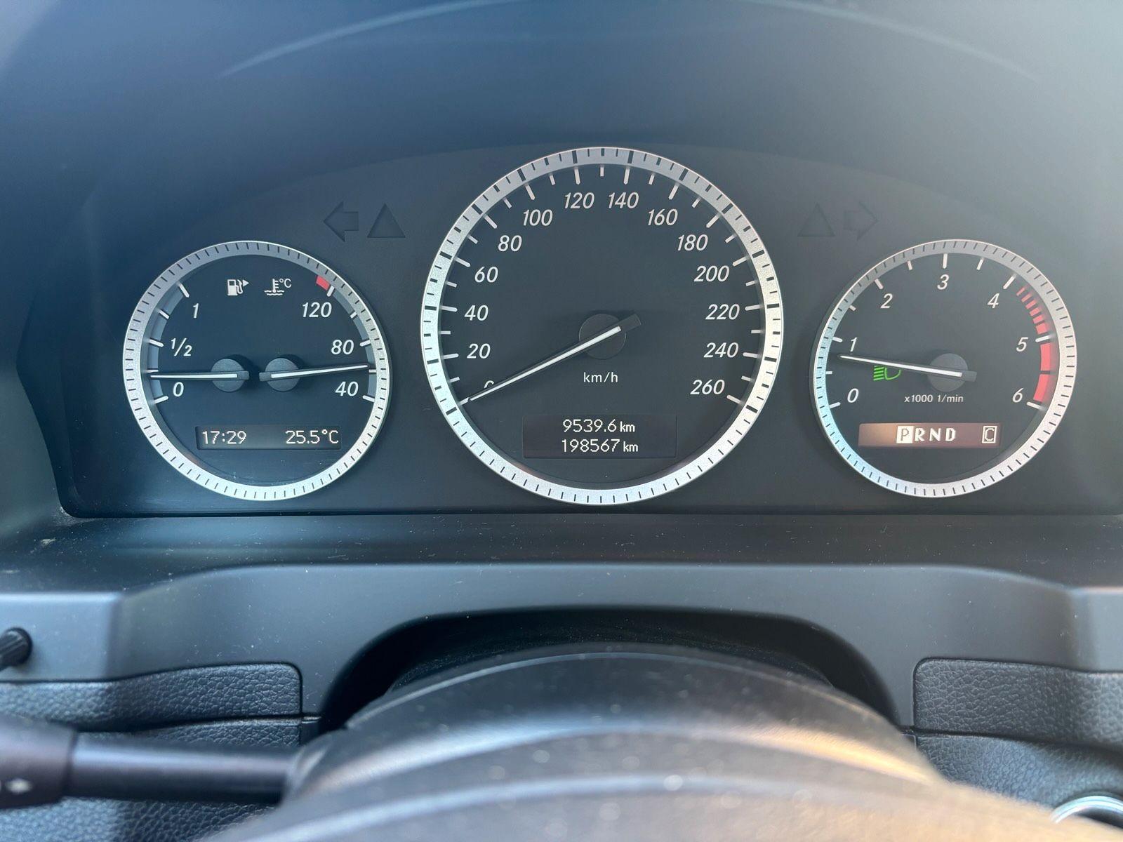 Mercedes-Benz C220 2008 — photo 13