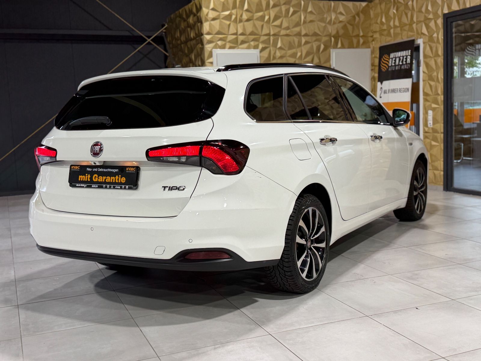 Fahrzeugabbildung Fiat Tipo/AUTOMATIK/LED/NAVI/KAMERA/SHZ