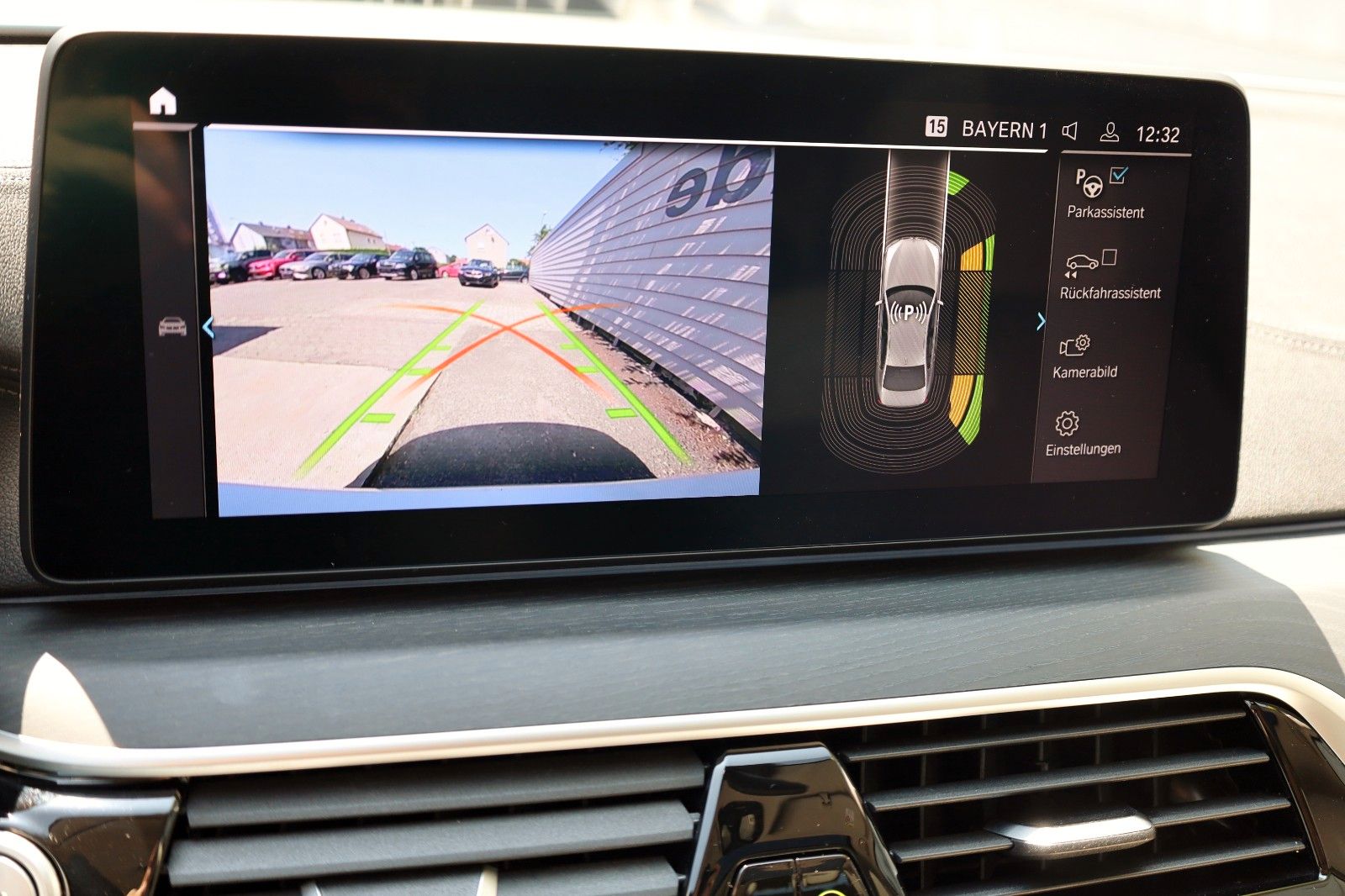 Fahrzeugabbildung BMW 545e xDrive Luxury Line,Navi,SD,4xSH,Kam,AHK,+WR