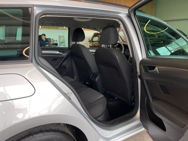 Volkswagen Golf VII Variant Trendline BMT *NAVI*TEM*TÜV-NEU