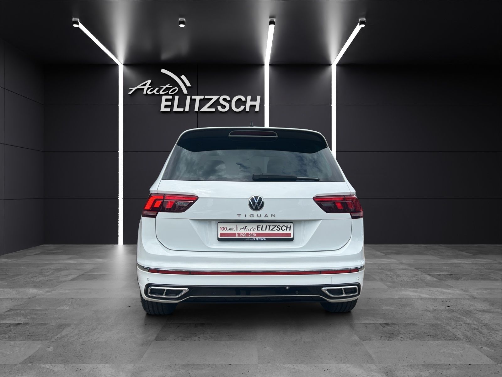 Fahrzeugabbildung Volkswagen Tiguan TSI R-Line DSG Standhzg LED AHK Navi AID