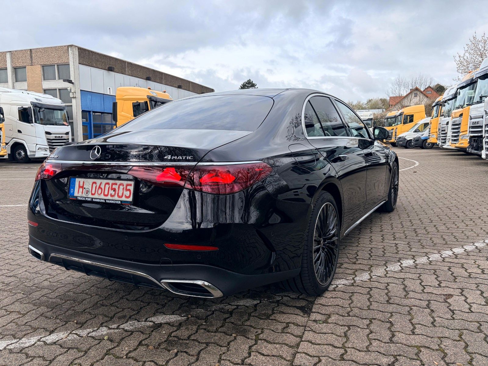 Fahrzeugabbildung Mercedes-Benz Limousine E 300 de 4Matic Edition AMG