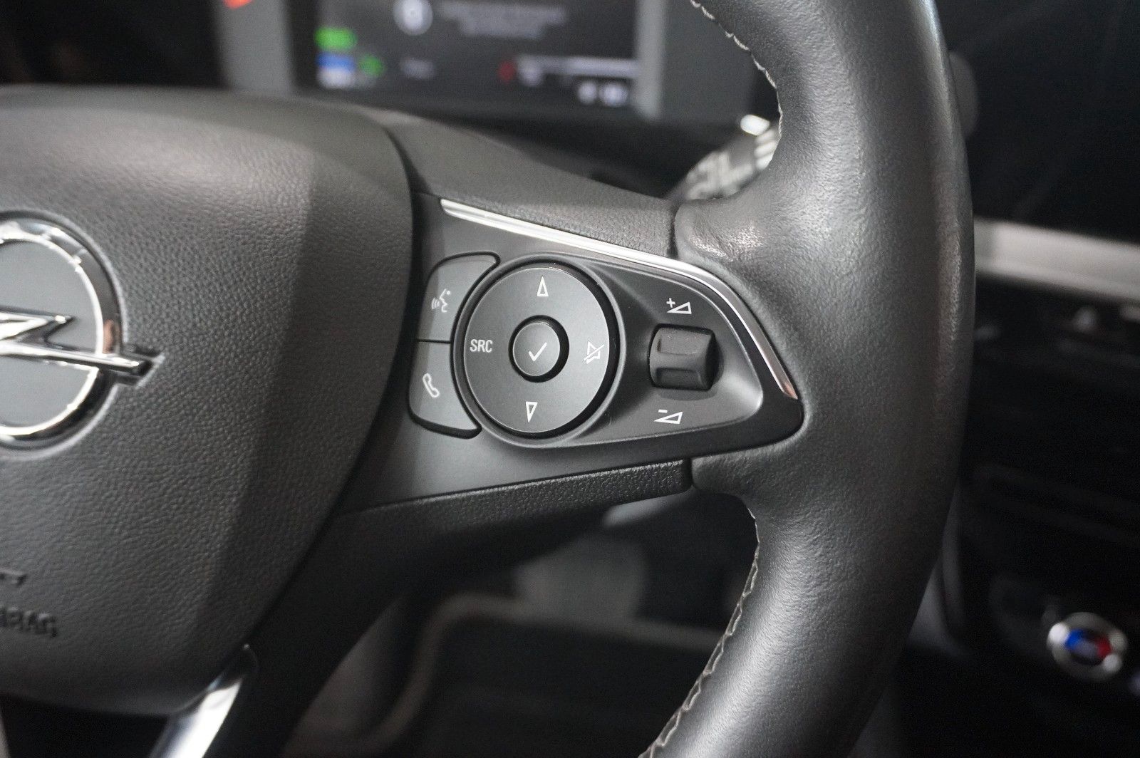 Fahrzeugabbildung Opel Mokka-e ELEGANCE 3-PHASIG NAVI/LED/KAMERA/DAB+