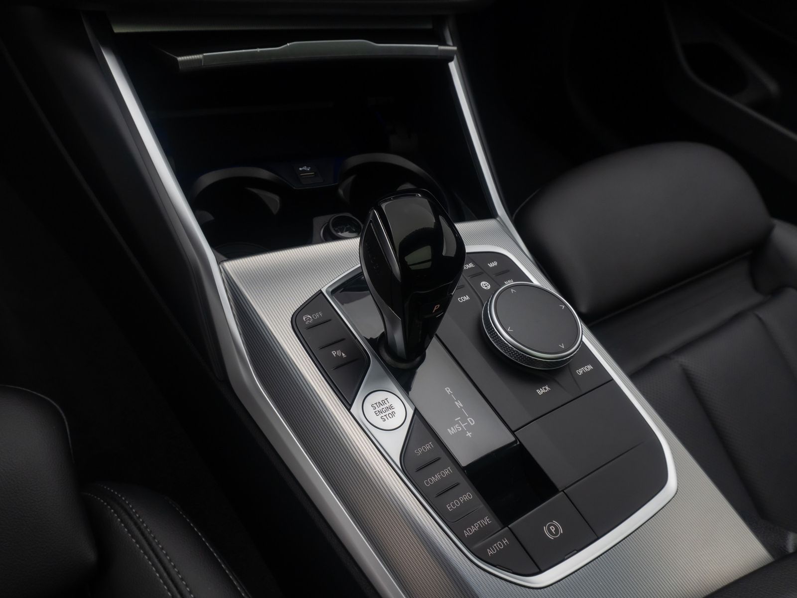 Fahrzeugabbildung BMW 320d xD M Sport Panorama DAB Laser Kamera 19Zoll