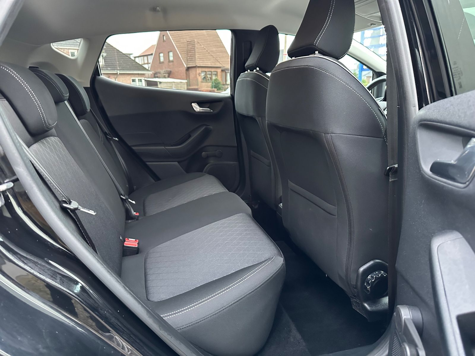 Fahrzeugabbildung Ford Fiesta 1.0 EB Active AppLink/SHZG/EPH/17"