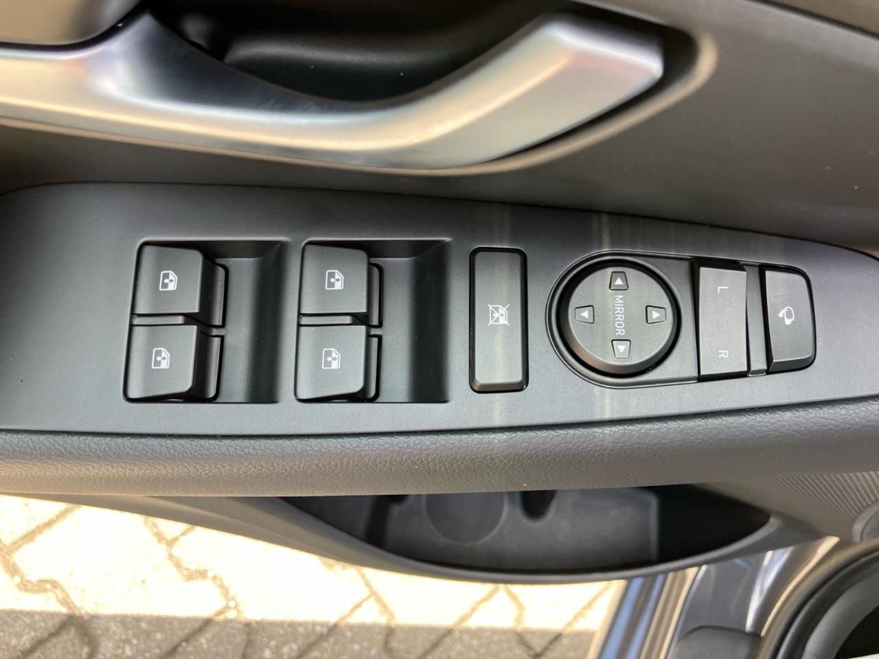 Fahrzeugabbildung Hyundai i30 DCT ADVANTAGE LED*NAVI*2Z-KLIMA*CARPL*KEYLES